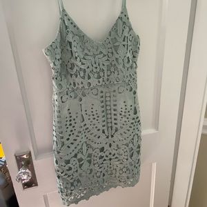 Lulu’s Lace Dress💚